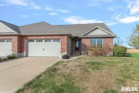2702 Covered Wagon Trl, Springfield, IL 62711