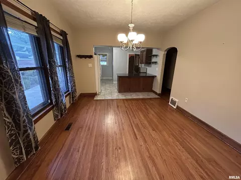 220 S Douglas Ave, Springfield, IL 62704 photo 4