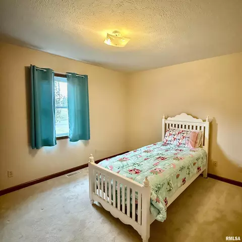 Bedroom - 136 Post Rd, Virden, IL 62690 photo 1 of 2