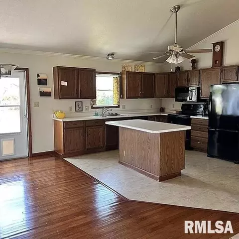 Kitchen - 136 Post Rd, Virden, IL 62690 photo 1 of 1