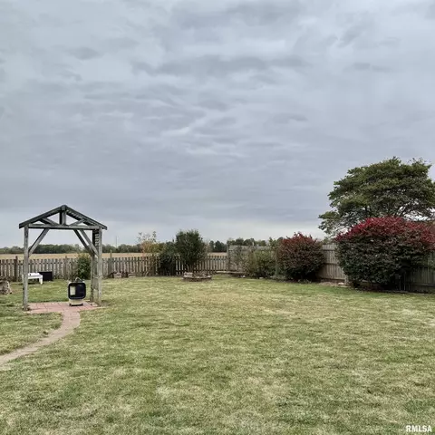 Exterior - 136 Post Rd, Virden, IL 62690 photo 3 of 5