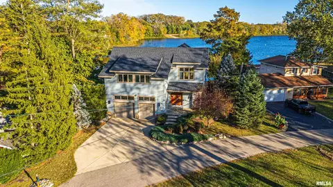 4 Cottonwood Ln, Lincoln, IL 62656