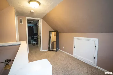 Entry Way - 2008 N 22nd St, Springfield, IL 62702 photo 2 of 2