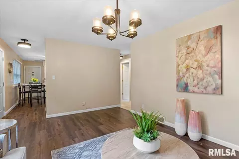 1751 Fairmont Dr, Springfield, IL 62702 photo 5