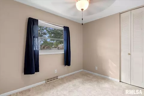 1751 Fairmont Dr, Springfield, IL 62702 photo 12