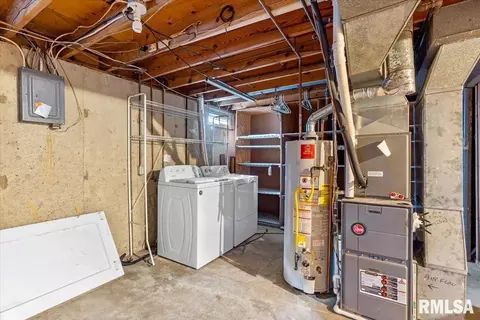 1751 Fairmont Dr, Springfield, IL 62702 photo 24
