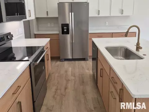 Kitchen - 3802 Sugar Loaf Dr, Springfield, IL 62711 photo 1 of 2
