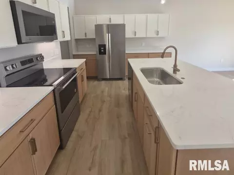 Kitchen - 3802 Sugar Loaf Dr, Springfield, IL 62711 photo 2 of 2