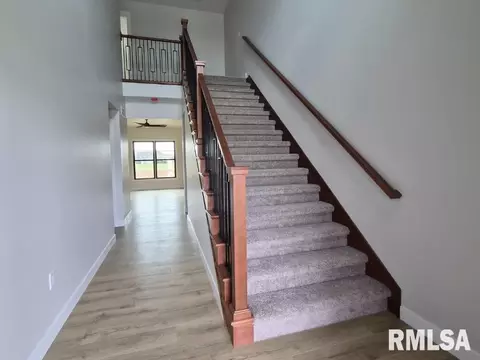 Entry Way - 3802 Sugar Loaf Dr, Springfield, IL 62711 photo 1 of 2