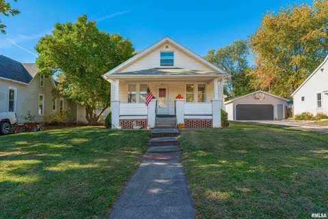 110 S Garden St, Mount Pulaski, IL 62548