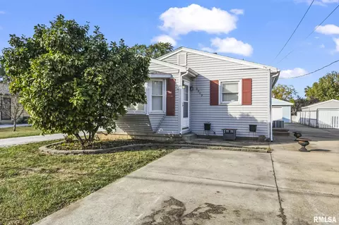 3309 E Carpenter St, Springfield, IL 62702