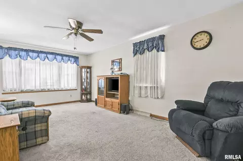 3309 E Carpenter St, Springfield, IL 62702 photo 4