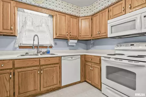 3309 E Carpenter St, Springfield, IL 62702 photo 7