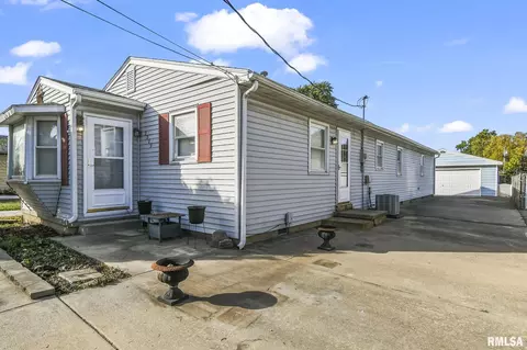 3309 E Carpenter St, Springfield, IL 62702 photo 3