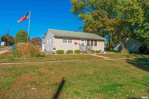 306 W High St, Mason City, IL 62664