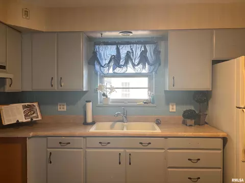 Other - 2517 Sandgate Rd, Springfield, IL 62702 photo 7 of 19