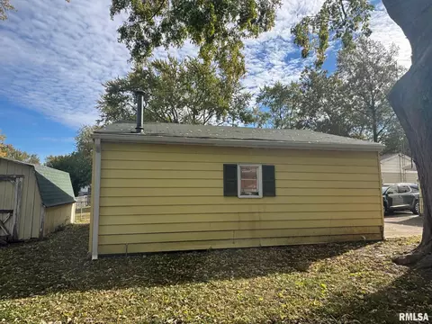 Exterior - 2517 Sandgate Rd, Springfield, IL 62702 photo 1 of 4