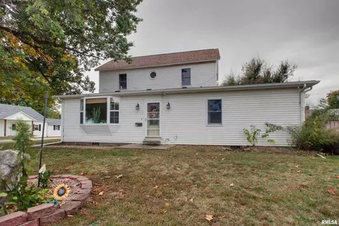 903 W Jefferson St, Pittsfield, IL 62363