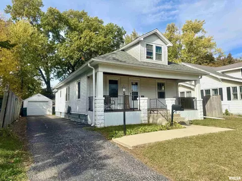 1421 N 7th St, Quincy, IL 62301