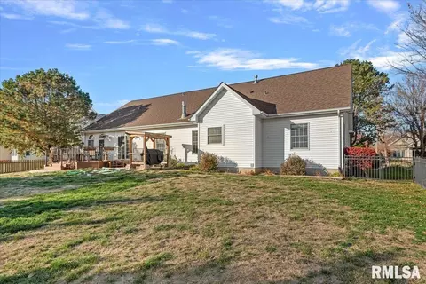 Exterior - 2716 Killarney Rd, Springfield, IL 62711 photo 6 of 9