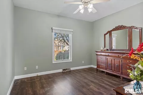 Bedroom - 2716 Killarney Rd, Springfield, IL 62711 photo 4 of 7