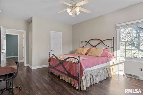 Bedroom - 2716 Killarney Rd, Springfield, IL 62711 photo 2 of 7