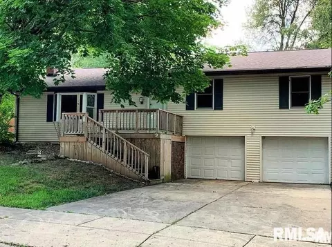 9 Coachlight Ct, Springfield, IL 62703