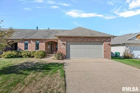 3213 Red Oak Ln, Springfield, IL 62712