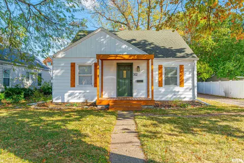 302 N Sterling Ave, West Peoria, IL 61604