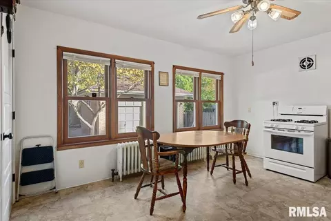 710 S Walnut St, Springfield, IL 62704 photo 14