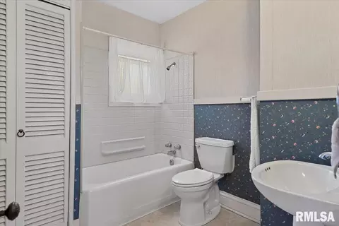 710 S Walnut St, Springfield, IL 62704 photo 24