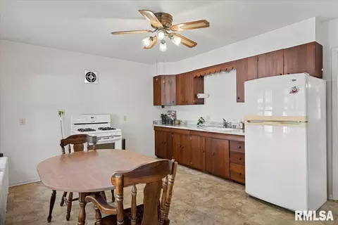 710 S Walnut St, Springfield, IL 62704 photo 15