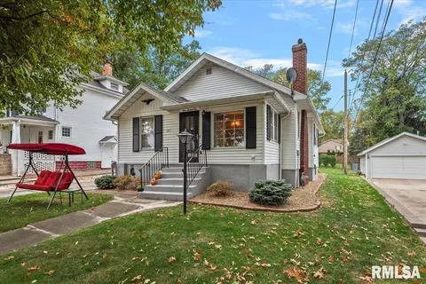 121 City Pl, Jacksonville, IL 62650