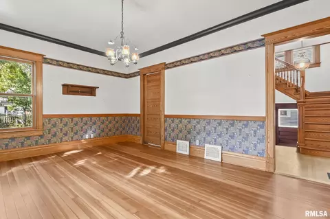 835 S Park Ave, Springfield, IL 62704 photo 16