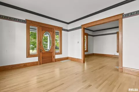 835 S Park Ave, Springfield, IL 62704 photo 9