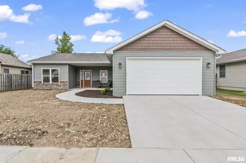 121 Argenta Dr, Springfield, IL 62703