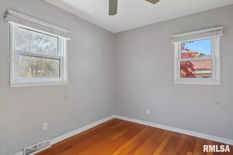 Bedroom - 817 W Elliott Ave, Springfield, IL 62702 photo 1 of 4