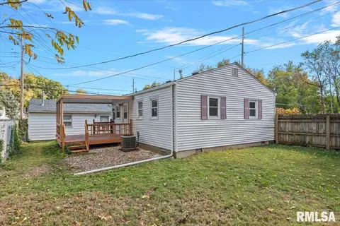 Exterior - 817 W Elliott Ave, Springfield, IL 62702 photo 3 of 5