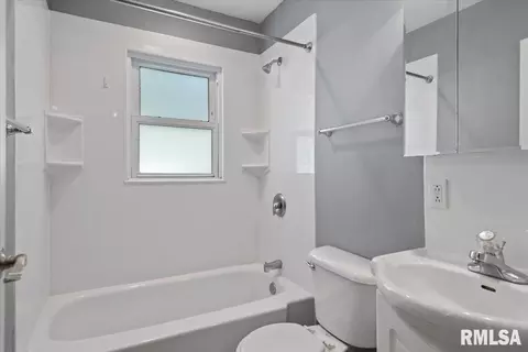 Other - 817 W Elliott Ave, Springfield, IL 62702 photo 5 of 6