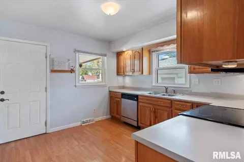 Kitchen - 817 W Elliott Ave, Springfield, IL 62702 photo 1 of 1
