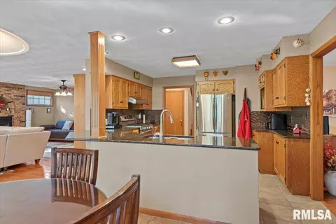 600 Tecumseh Trl, Springfield, IL 62711 photo 17