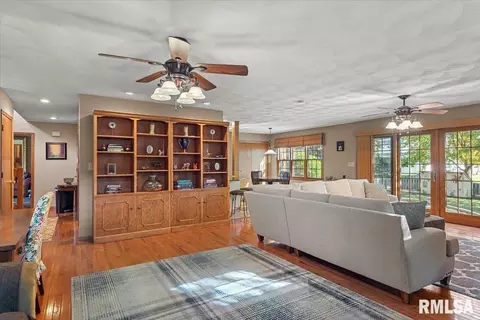 600 Tecumseh Trl, Springfield, IL 62711 photo 23