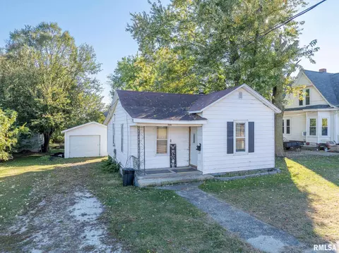 206 W Lower St, Abingdon, IL 61410