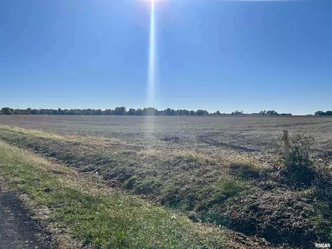 13781 Gilmore Rd, Auburn, IL 62615