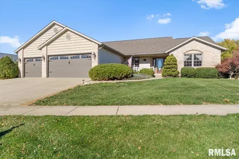 63 Cougar Ct, Chatham, IL 62629