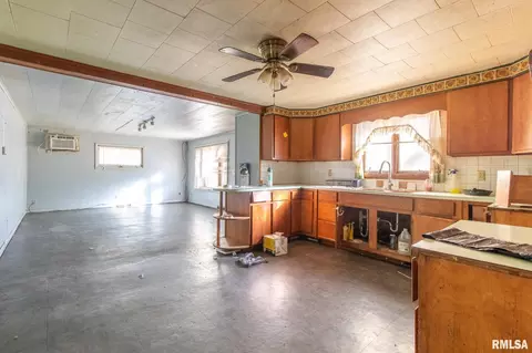 Other - 204 E Adams St, Abingdon, IL 61410 photo 1 of 5