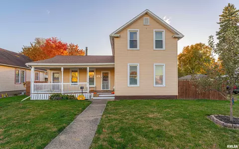 521 Decatur St, Lincoln, IL 62656