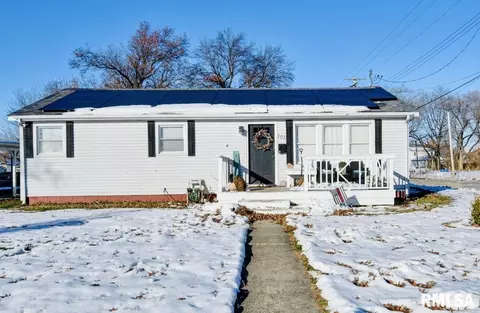 701 W Prairie St, Taylorville, IL 62568
