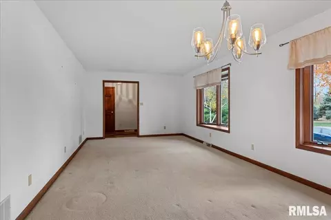 3100 Jalna Dr, Springfield, IL 62704 photo 9