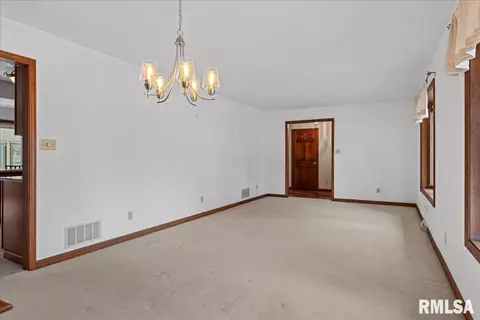 3100 Jalna Dr, Springfield, IL 62704 photo 8